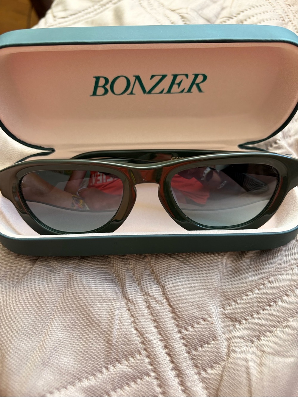 BONZER Dark Oval Sunglasses